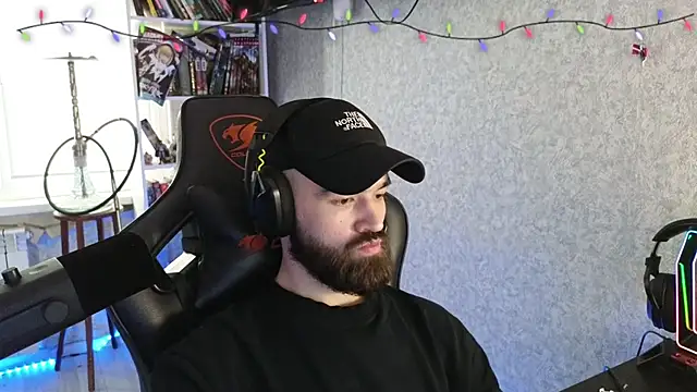 Snapshot of _Mostly_ chatting on 02/19/26, 06:53 Mostly online show from 02/19/26, 06:53