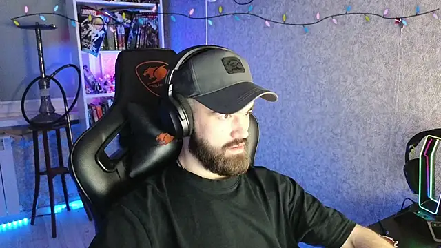 Snapshot of _Mostly_ chatting on 02/21/26, 04:46 Mostly online show from 02/21/26, 04:46