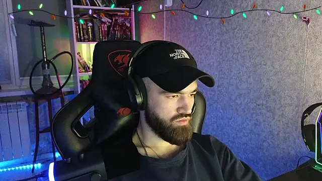 Snapshot of _Mostly_ chatting on 03/01/26, 01:07 Mostly online show from 03/01/26, 01:07