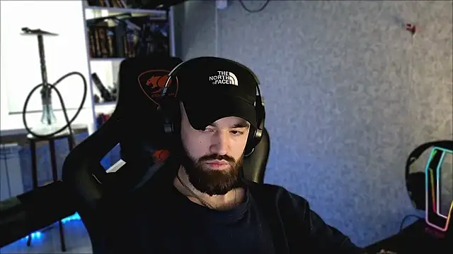 Snapshot of _Mostly_ chatting on 03/01/26, 01:13 Mostly online show from 03/01/26, 01:13