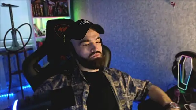 Snapshot of _Mostly_ chatting on 03/02/26, 05:08 Mostly online show from 03/02/26, 05:08