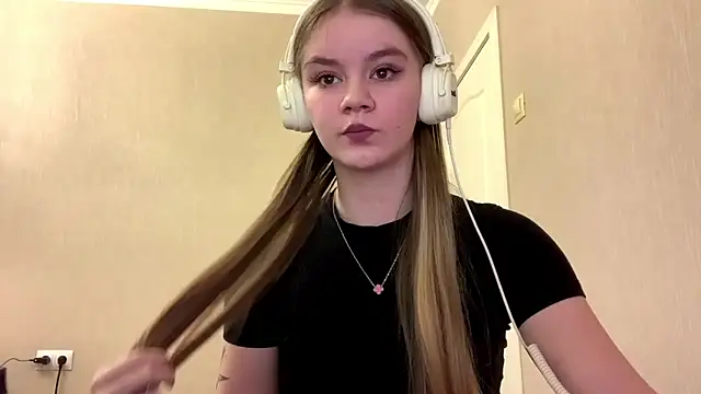 AgnesShy  online show from 03/02/26, 07:26