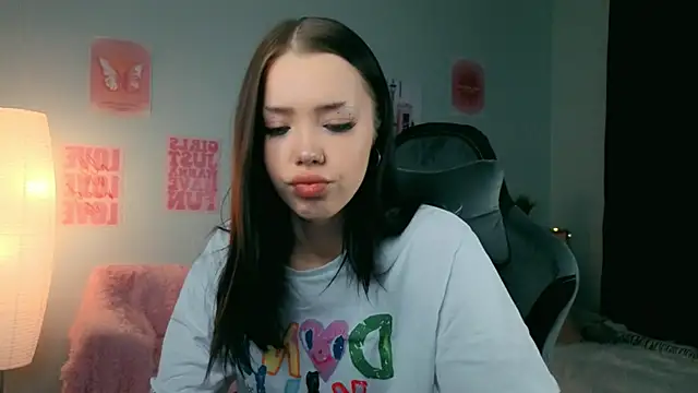 Snapshot of Vexnexe chatting on 02/12/26, 07:20 Vexnexe online show from 02/12/26, 07:20