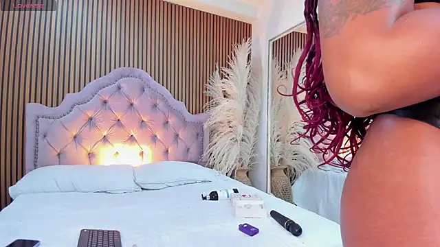 StacyMoon  online show from 02/17/26, 05:04