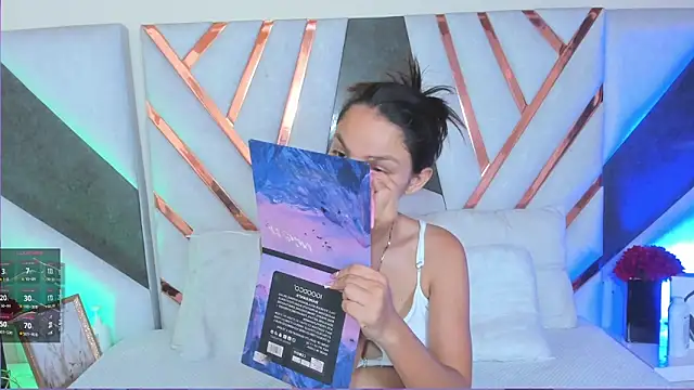 Snapshot of isa_kolins chatting on 02/24/26, 06:28 isa kolins online show from 02/24/26, 06:28