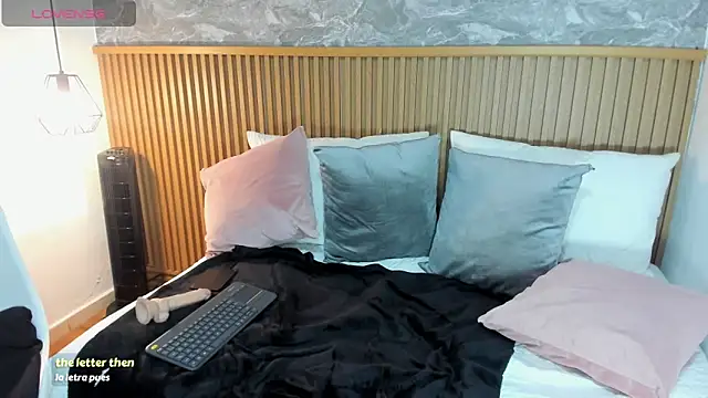 Snapshot of lunalat chatting on 02/05/26, 12:21 lunalat online show from 02/05/26, 12:21