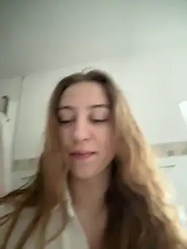 Snapshot of romyxxs chatting on 02/02/26, 08:13 romyxxs online show from 02/02/26, 08:13