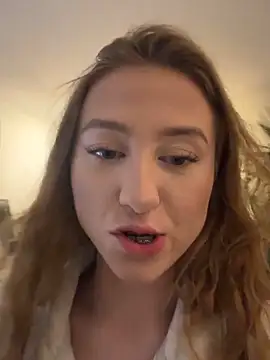 Snapshot of romyxxs chatting on 02/24/26, 10:41 romyxxs online show from 02/24/26, 10:41