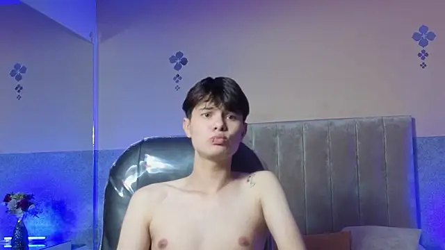 Snapshot of Derek_Sinn chatting on 03/01/26, 07:54 Derek Sinn online show from 03/01/26, 07:54