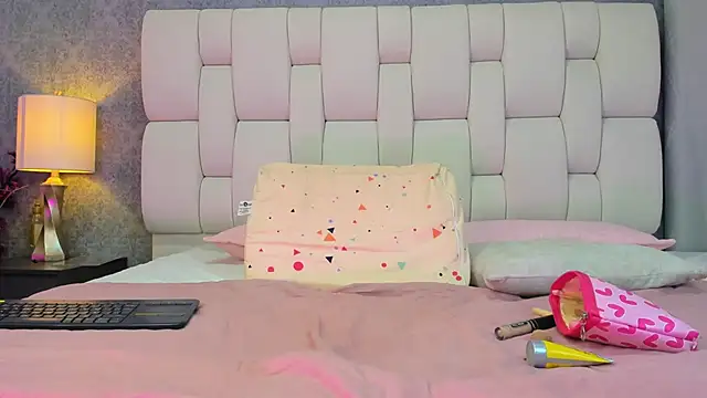 Snapshot of sophiaa10 chatting on 02/06/26, 07:06 sophiaa10 online show from 02/06/26, 07:06