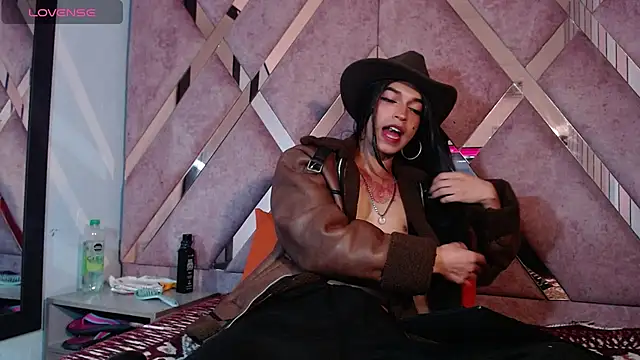 MeghanQueen   online show from 02/25/26, 05:17