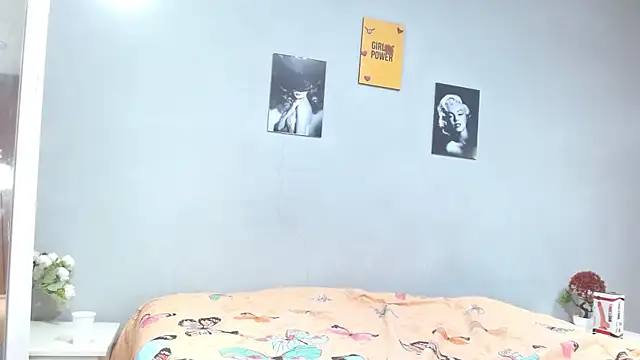 arianna rossi11 online show from 04/15/26, 12:34