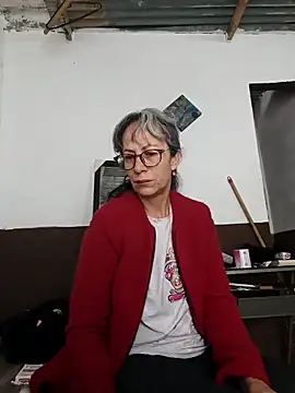 Snapshot of laurasofia45 chatting on 02/22/26, 02:04 laurasofia45 online show from 02/22/26, 02:04