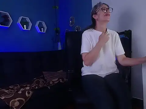 Snapshot of laurasofia45 chatting on 03/02/26, 05:08 laurasofia45 online show from 03/02/26, 05:08