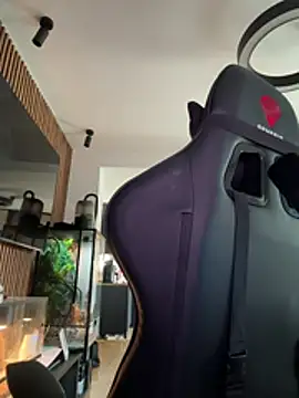 karlaluuvv online show from 04/14/26, 11:05