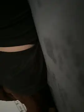 kimoanh102 online show from 04/28/26, 02:38