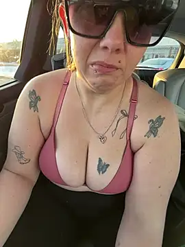 Snapshot of lickablelynn87 chatting on 02/05/26, 01:16 lickablelynn87 online show from 02/05/26, 01:16