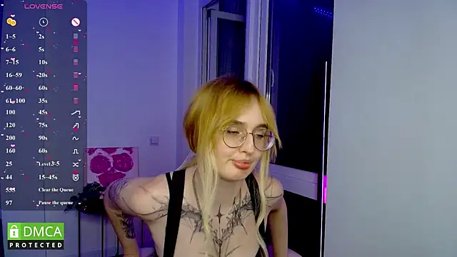 AdeLuna online show from 06/04/26, 09:21