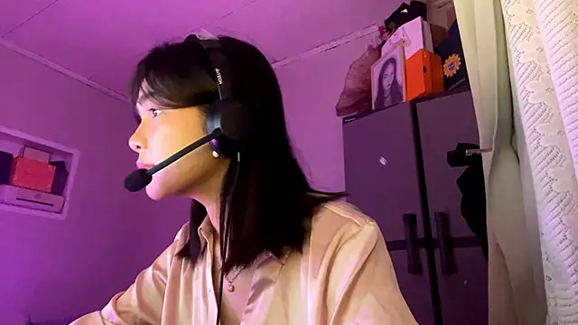 ConstancePorrini online show from 02/02/26, 03:33