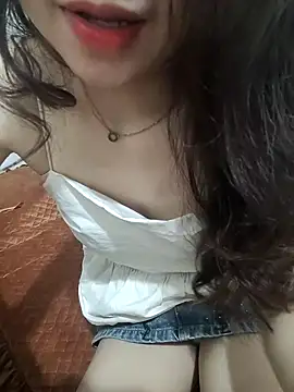 Snapshot of NinaKey chatting on 03/01/26, 05:59 NinaKey online show from 03/01/26, 05:59