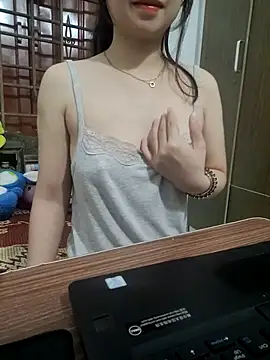 Snapshot of NinaKey chatting on 07/06/26, 03:36 NinaKey online show from 07/06/26, 03:36