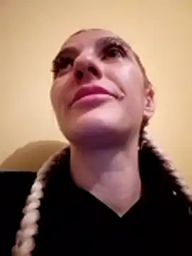 Snapshot of LannaQuinn chatting on 02/18/26, 06:48 LannaQuinn online show from 02/18/26, 06:48