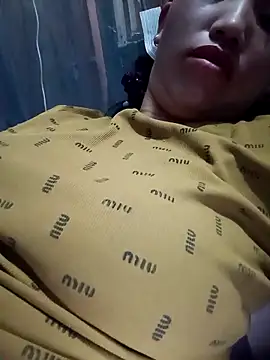 hot-luna- online show from 04/13/26, 10:15