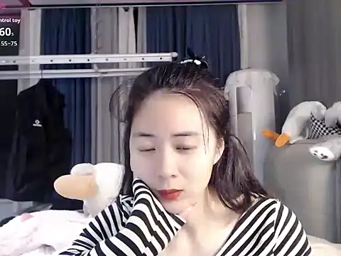 Snapshot of Tsuki-y chatting on 02/22/26, 03:10 Tsuki-y online show from 02/22/26, 03:10