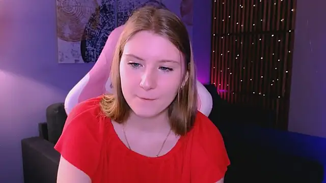 Caroline Desire  online show from 03/25/26, 07:36