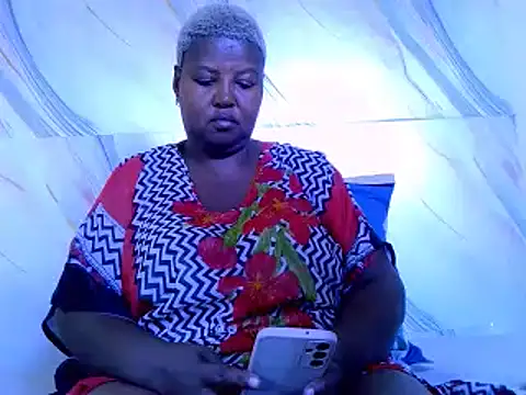 Snapshot of treasure_hunny chatting on 02/20/26, 06:48 treasure hunny online show from 02/20/26, 06:48