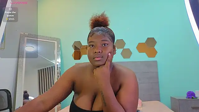 DanielaGil7 online show from 03/31/26, 12:16