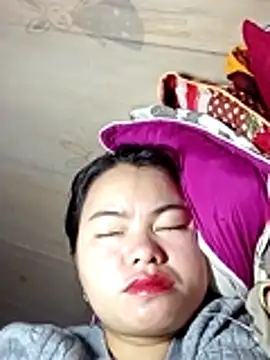 Snapshot of emlylyxinh chatting on 02/05/26, 01:54 emlylyxinh online show from 02/05/26, 01:54