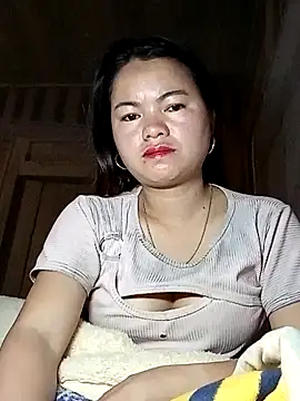 Snapshot of emlylyxinh chatting on 02/14/26, 06:37 emlylyxinh online show from 02/14/26, 06:37