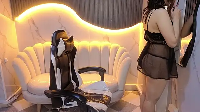 Snapshot of Valerie_moon_b chatting on 02/27/26, 01:00 Valerie moon b online show from 02/27/26, 01:00