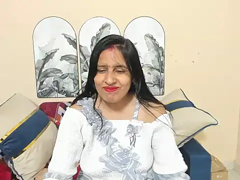 Snapshot of sara_conorr chatting on 04/24/26, 03:42 sara conorr online show from 04/24/26, 03:42