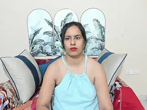 Snapshot of sara_conorr chatting on 05/27/26, 03:47 sara conorr online show from 05/27/26, 03:47