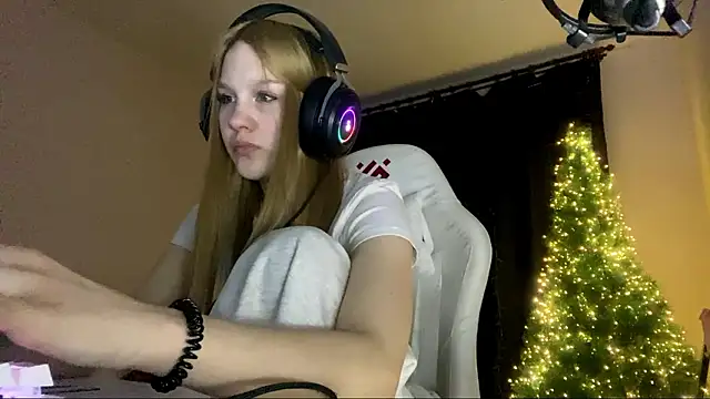 Snapshot of axin_burnell chatting on 02/06/26, 05:49 axin burnell online show from 02/06/26, 05:49