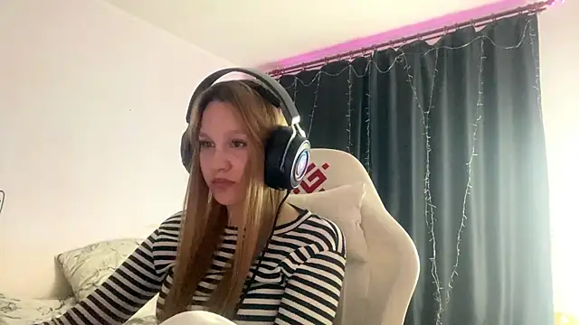 axin burnell online show from 05/01/26, 06:34