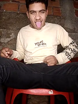 Snapshot of NikoHot_anatole chatting on 02/21/26, 01:06 NikoHot anatole online show from 02/21/26, 01:06