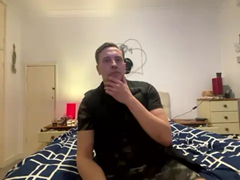 Snapshot of malcolm2334 chatting on 04/06/26, 07:26 malcolm2334 online show from 04/06/26, 07:26