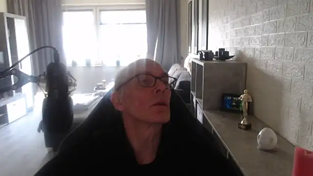 Snapshot of KoelnKoeln chatting on 02/01/26, 01:09 KoelnKoeln online show from 02/01/26, 01:09