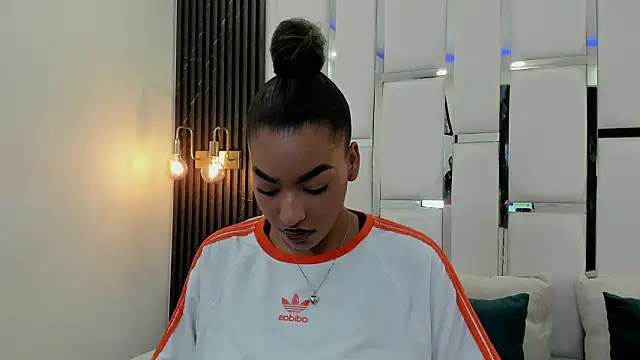 Snapshot of _luna_rossee_ chatting on 03/02/26, 09:43 luna rossee online show from 03/02/26, 09:43