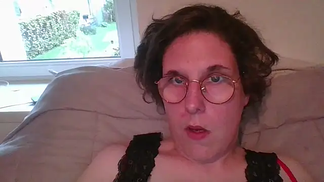 OIseauNoir88 online show from 04/13/26, 04:12