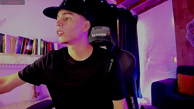 Snapshot of juan_posada chatting on 02/16/26, 05:09 juan posada online show from 02/16/26, 05:09