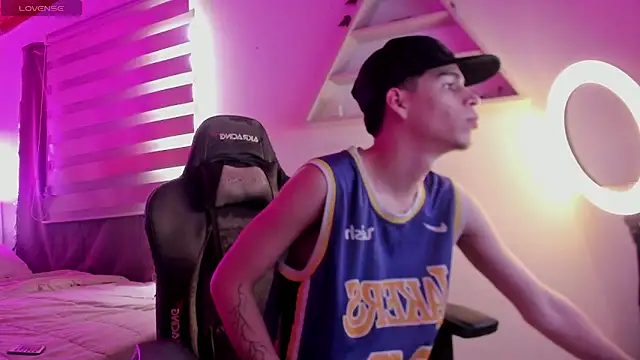 Snapshot of juan_posada chatting on 02/21/26, 03:02 juan posada online show from 02/21/26, 03:02