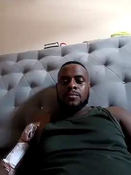 Snapshot of Tuverdugo12 chatting on 03/04/26, 08:26 Tuverdugo12 online show from 03/04/26, 08:26