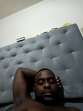 Snapshot of Tuverdugo12 chatting on 04/12/26, 11:10 Tuverdugo12 online show from 04/12/26, 11:10