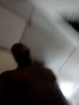 Snapshot of Tuverdugo12 chatting on 04/13/26, 12:43 Tuverdugo12 online show from 04/13/26, 12:43