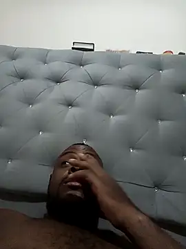 Snapshot of Tuverdugo12 chatting on 04/14/26, 05:30 Tuverdugo12 online show from 04/14/26, 05:30