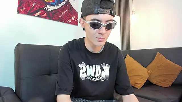 Snapshot of Lio_____ chatting on 02/10/26, 03:32 Lio online show from 02/10/26, 03:32